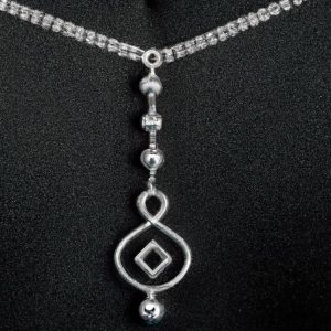 Ile goi się kolczyk w pępku?